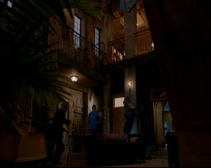 VampireDiariesWorld-dot-nl_TheOriginals_3x08TheOtherGirlInNewOrleans1509.jpg