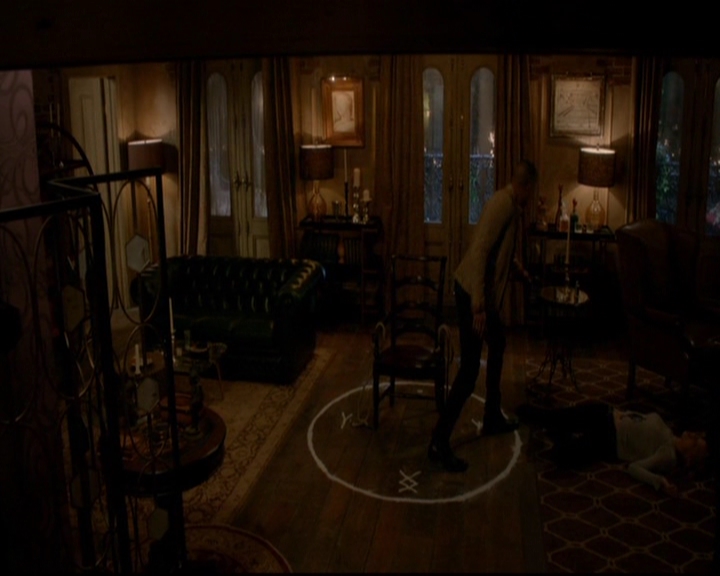 VampireDiariesWorld-dot-nl_TheOriginals_3x08TheOtherGirlInNewOrleans1616.jpg