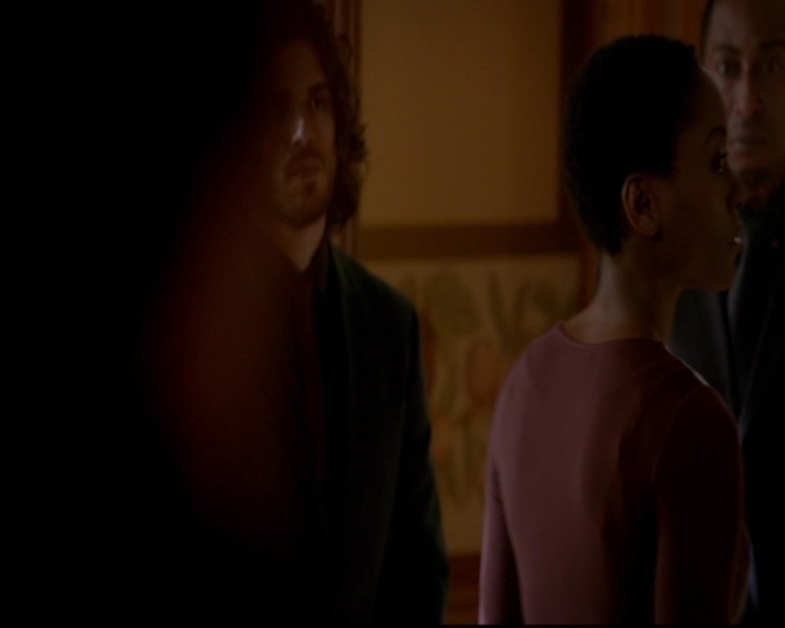 VampireDiariesWorld-dot-nl_TheOriginals_3x12DeadAngels0711.jpg