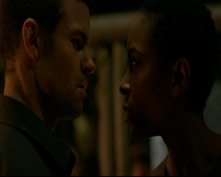 VampireDiariesWorld-dot-nl_TheOriginals_3x12DeadAngels1157.jpg