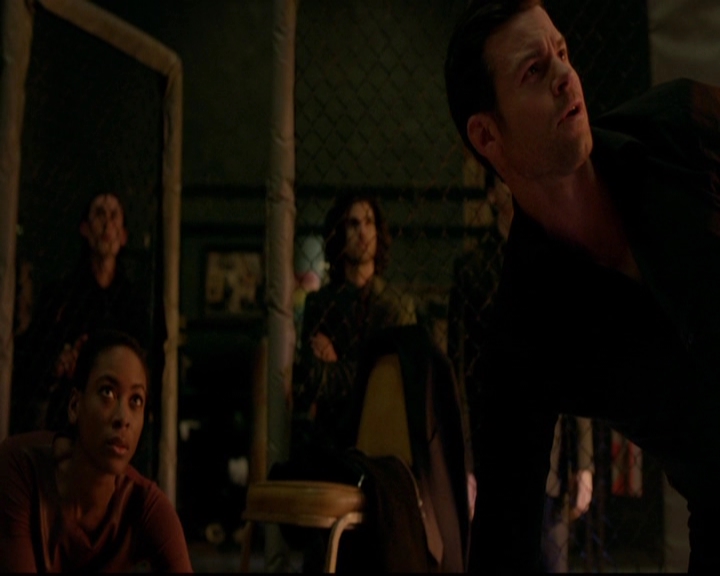 VampireDiariesWorld-dot-nl_TheOriginals_3x12DeadAngels1205.jpg