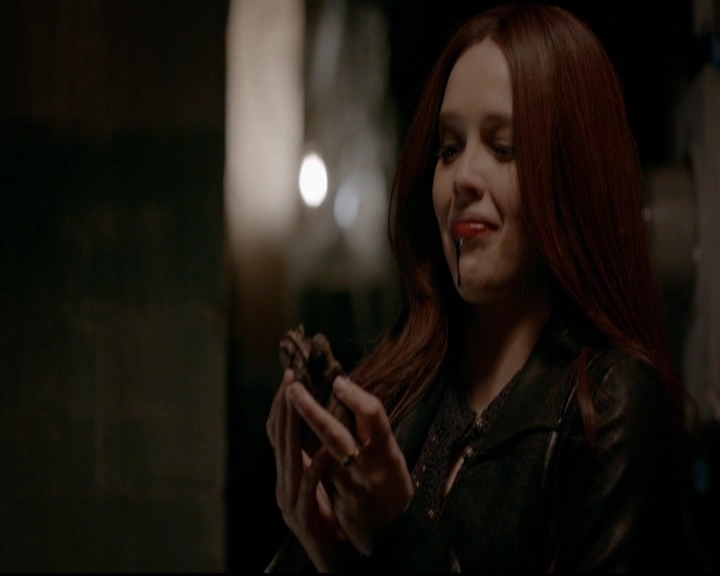 VampireDiariesWorld-dot-nl_TheOriginals_3x12DeadAngels1922.jpg