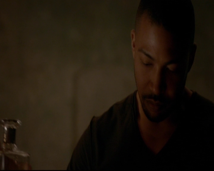 VampireDiariesWorld-dot-nl_TheOriginals_3x12DeadAngels1933.jpg