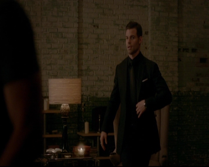 VampireDiariesWorld-dot-nl_TheOriginals_3x12DeadAngels1940.jpg