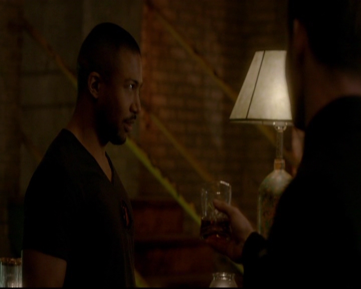 VampireDiariesWorld-dot-nl_TheOriginals_3x12DeadAngels1945.jpg