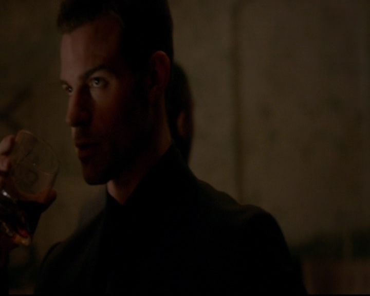 VampireDiariesWorld-dot-nl_TheOriginals_3x12DeadAngels1948.jpg