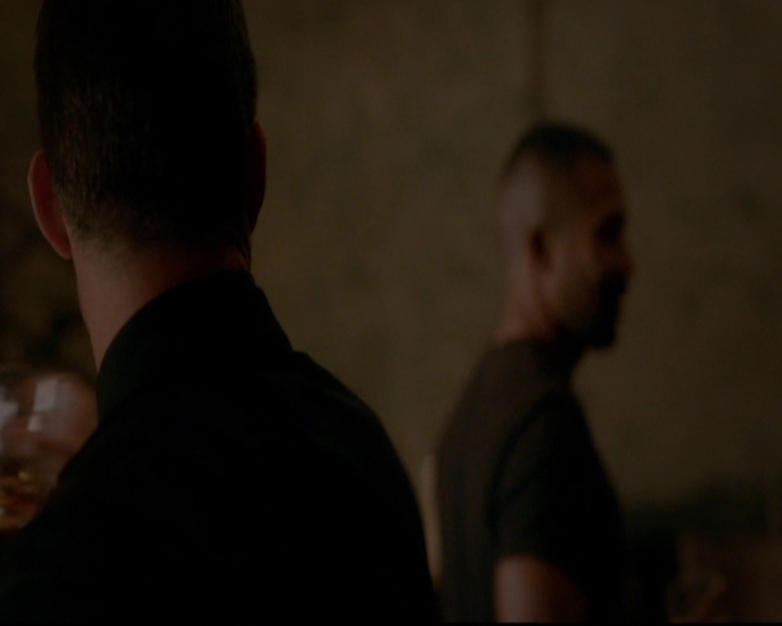 VampireDiariesWorld-dot-nl_TheOriginals_3x12DeadAngels1949.jpg