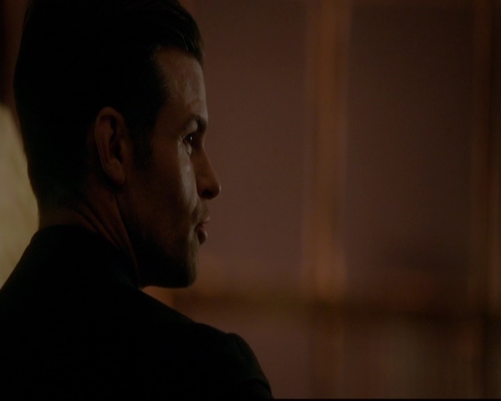 VampireDiariesWorld-dot-nl_TheOriginals_3x12DeadAngels1950.jpg