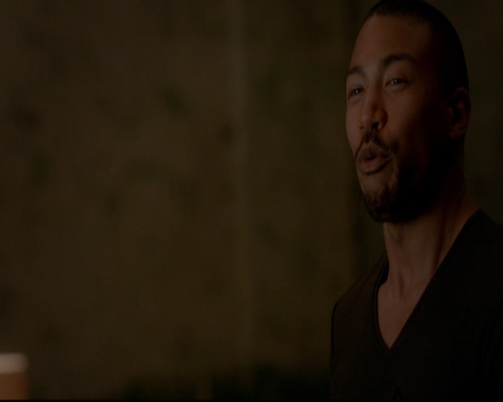 VampireDiariesWorld-dot-nl_TheOriginals_3x12DeadAngels1966.jpg