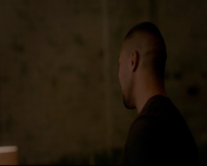 VampireDiariesWorld-dot-nl_TheOriginals_3x12DeadAngels1967.jpg