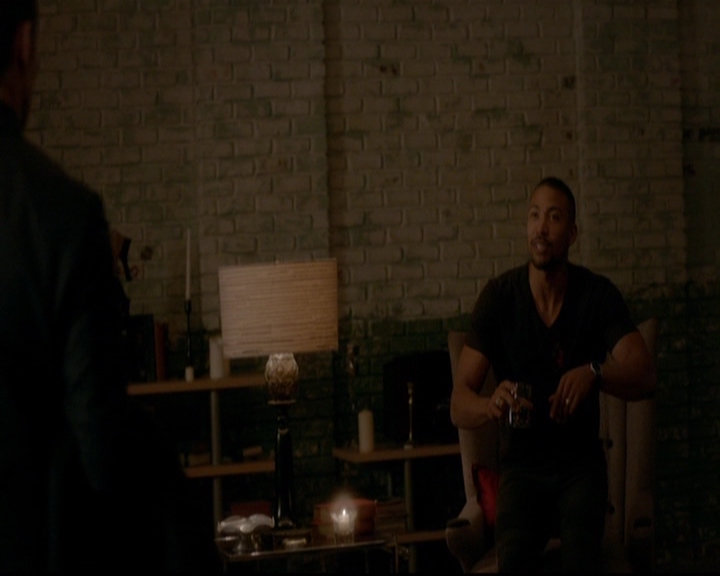 VampireDiariesWorld-dot-nl_TheOriginals_3x12DeadAngels1971.jpg
