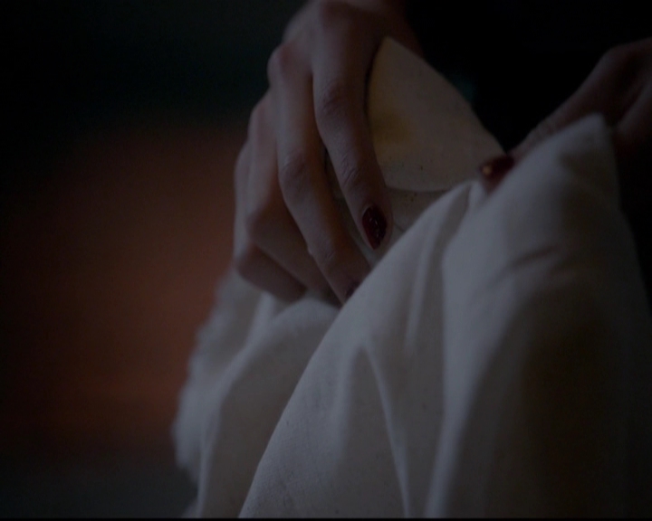 VampireDiariesWorld-dot-nl_TheOriginals_3x12DeadAngels1977.jpg