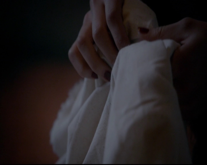 VampireDiariesWorld-dot-nl_TheOriginals_3x12DeadAngels1978.jpg