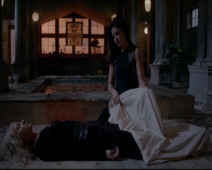 VampireDiariesWorld-dot-nl_TheOriginals_3x12DeadAngels1980.jpg