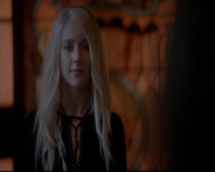 VampireDiariesWorld-dot-nl_TheOriginals_3x12DeadAngels1989.jpg