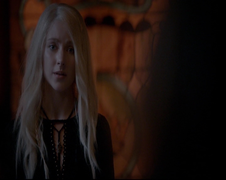 VampireDiariesWorld-dot-nl_TheOriginals_3x12DeadAngels1994.jpg