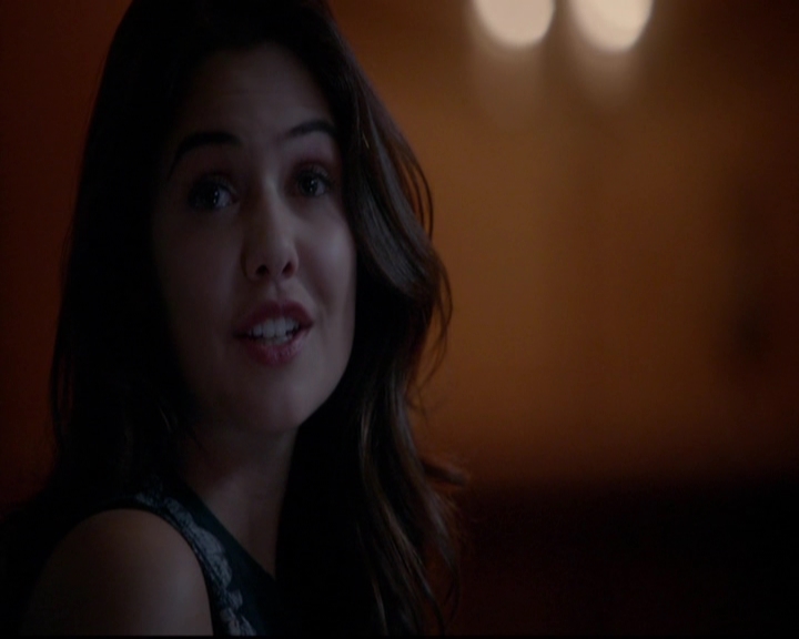 VampireDiariesWorld-dot-nl_TheOriginals_3x12DeadAngels2000.jpg