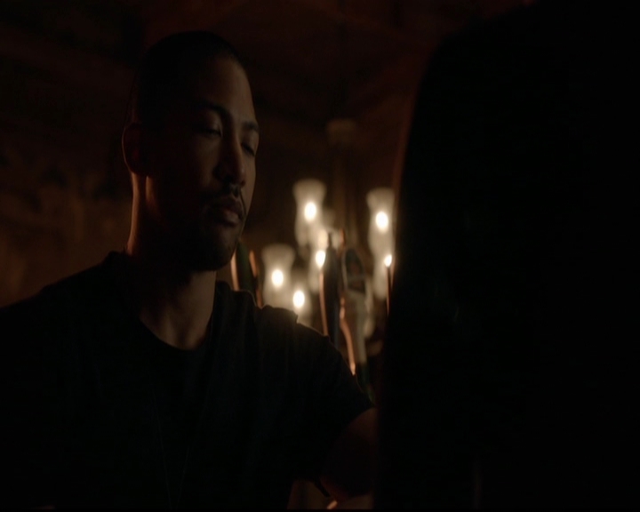 VampireDiariesWorld-dot-nl_TheOriginals_3x12DeadAngels2145.jpg