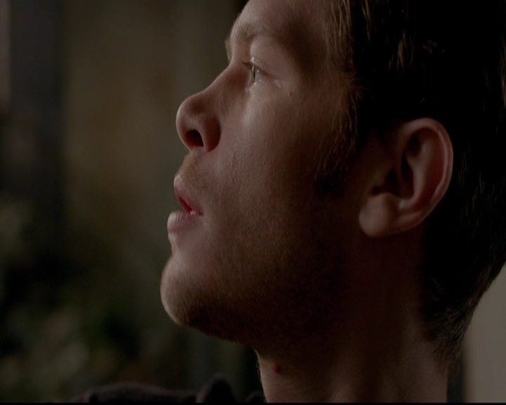 VampireDiariesWorld-dot-nl_TheOriginals_3x13HeartShapedBox0006.jpg