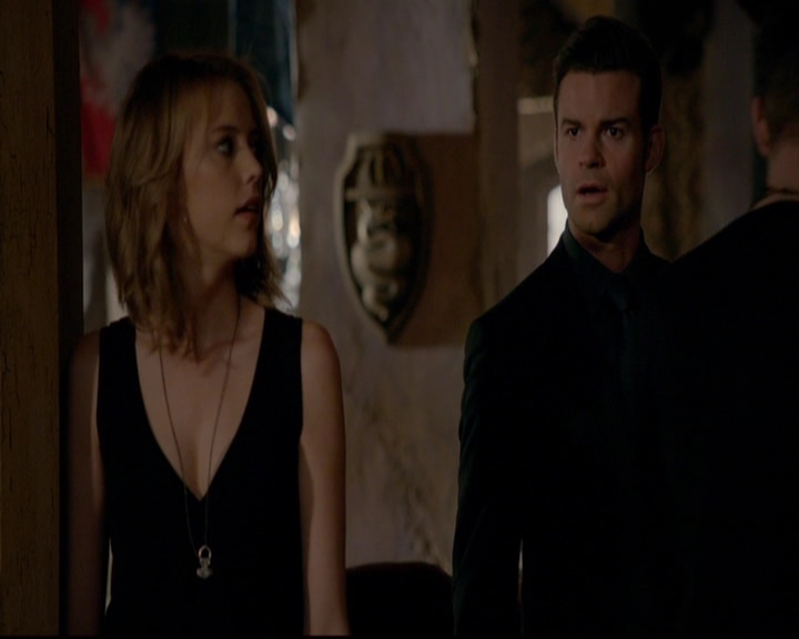 VampireDiariesWorld-dot-nl_TheOriginals_3x13HeartShapedBox0042.jpg