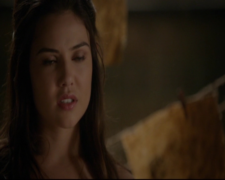 VampireDiariesWorld-dot-nl_TheOriginals_3x13HeartShapedBox0300.jpg VampireDiariesWorld-dot-nl_TheOriginals_3x13HeartShapedBox0300.jpg