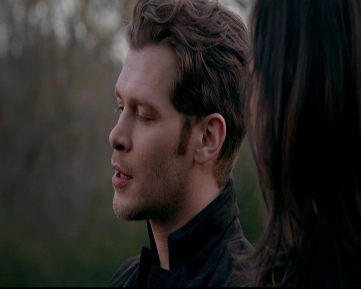 VampireDiariesWorld-dot-nl_TheOriginals_3x13HeartShapedBox0385.jpg