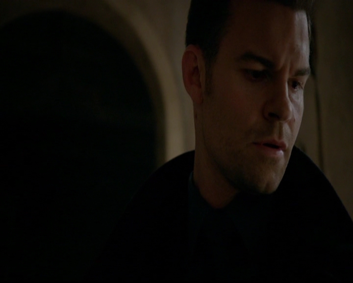 VampireDiariesWorld-dot-nl_TheOriginals_3x13HeartShapedBox0430.jpg