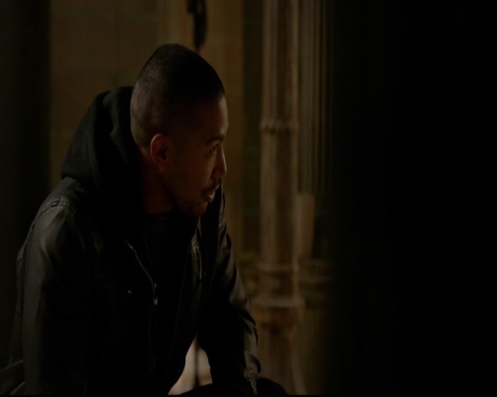 VampireDiariesWorld-dot-nl_TheOriginals_3x13HeartShapedBox0454.jpg