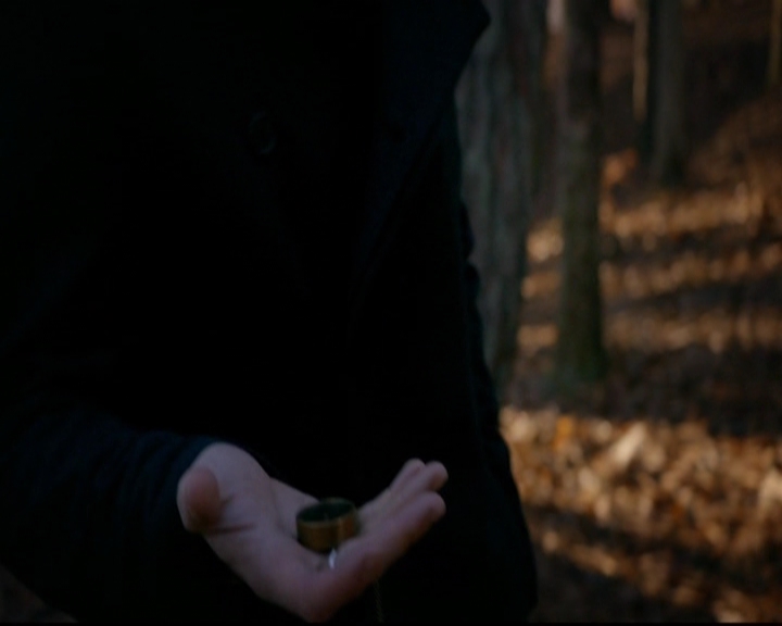 VampireDiariesWorld-dot-nl_TheOriginals_3x13HeartShapedBox0642.jpg