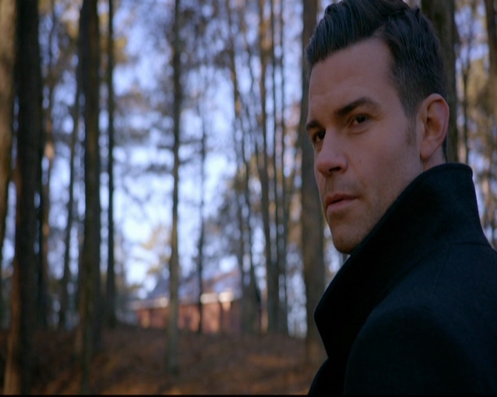 VampireDiariesWorld-dot-nl_TheOriginals_3x13HeartShapedBox0672.jpg