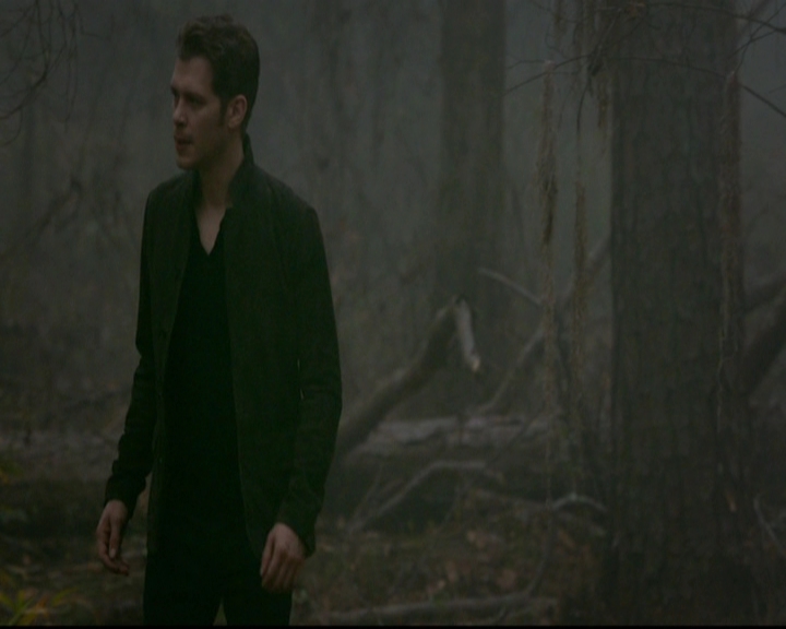 VampireDiariesWorld-dot-nl_TheOriginals_3x13HeartShapedBox0708.jpg