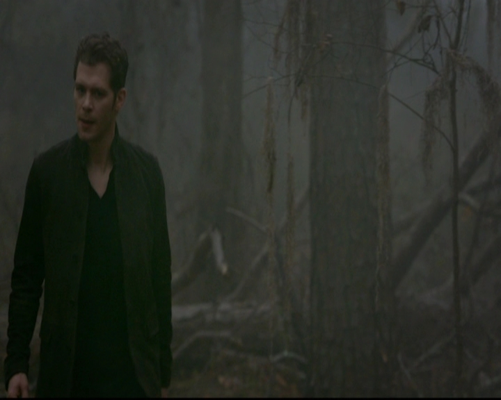 VampireDiariesWorld-dot-nl_TheOriginals_3x13HeartShapedBox0709.jpg