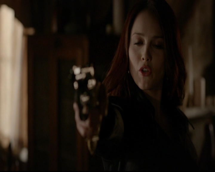 VampireDiariesWorld-dot-nl_TheOriginals_3x13HeartShapedBox0746.jpg