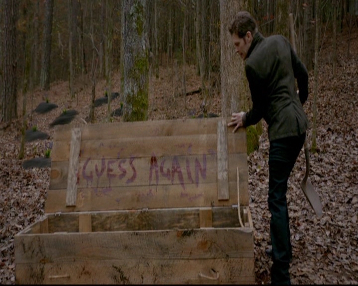 VampireDiariesWorld-dot-nl_TheOriginals_3x13HeartShapedBox0780.jpg