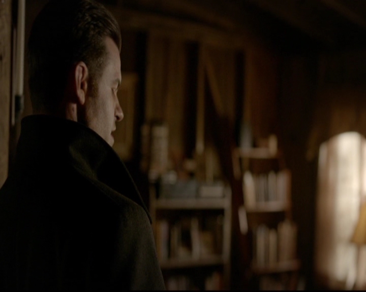 VampireDiariesWorld-dot-nl_TheOriginals_3x13HeartShapedBox0831.jpg