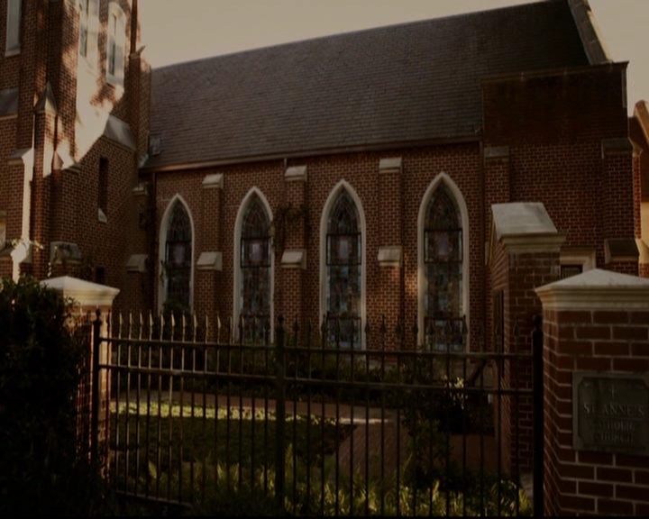 VampireDiariesWorld-dot-nl_TheOriginals_3x13HeartShapedBox0870.jpg