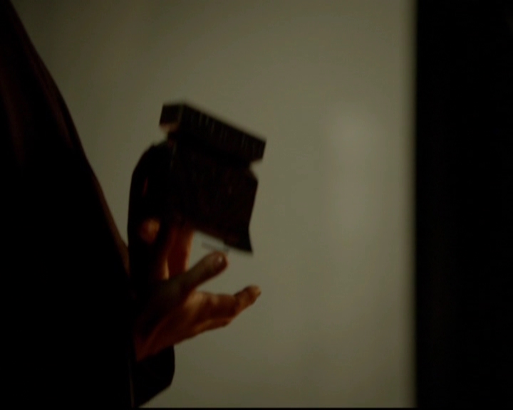 VampireDiariesWorld-dot-nl_TheOriginals_3x13HeartShapedBox0887.jpg