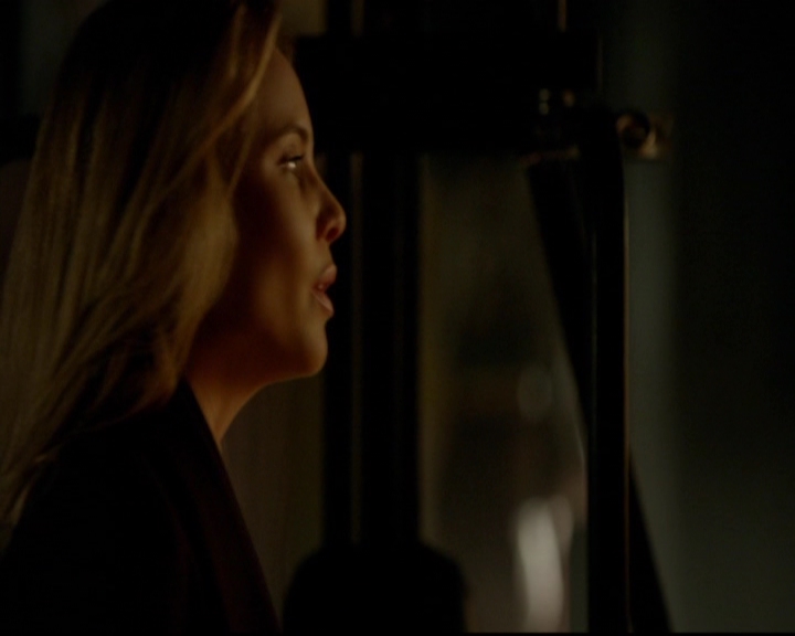 VampireDiariesWorld-dot-nl_TheOriginals_3x13HeartShapedBox0958.jpg