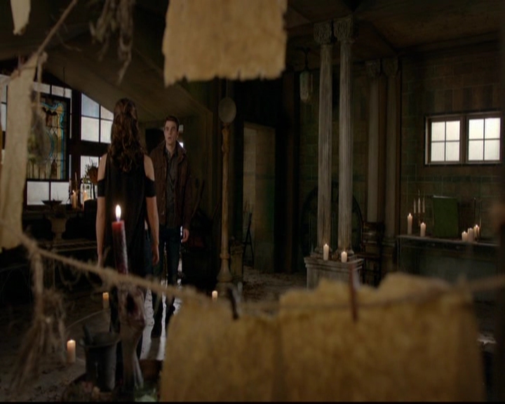 VampireDiariesWorld-dot-nl_TheOriginals_3x13HeartShapedBox0995.jpg