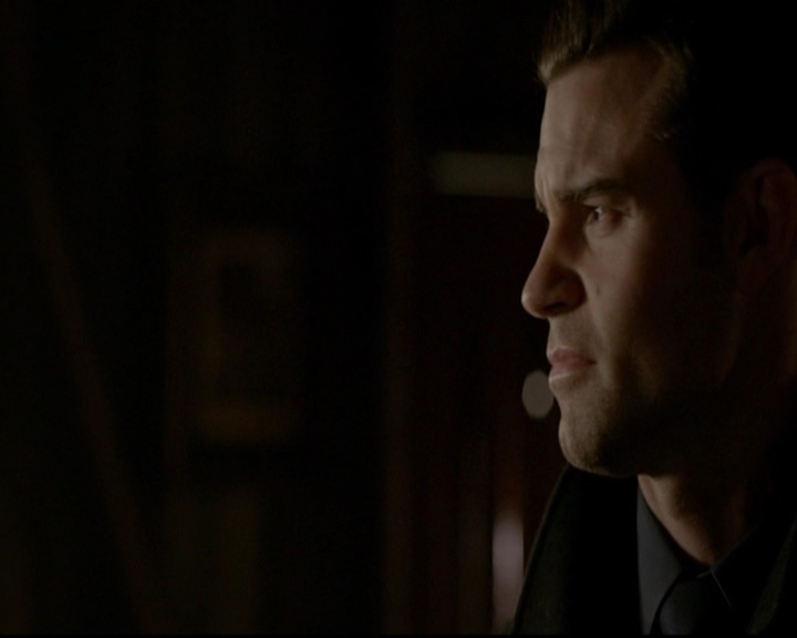 VampireDiariesWorld-dot-nl_TheOriginals_3x13HeartShapedBox1111.jpg