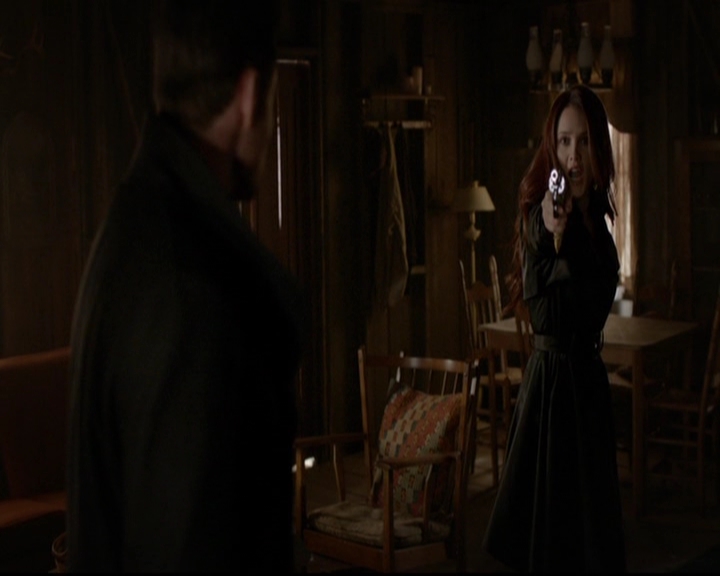 VampireDiariesWorld-dot-nl_TheOriginals_3x13HeartShapedBox1169.jpg