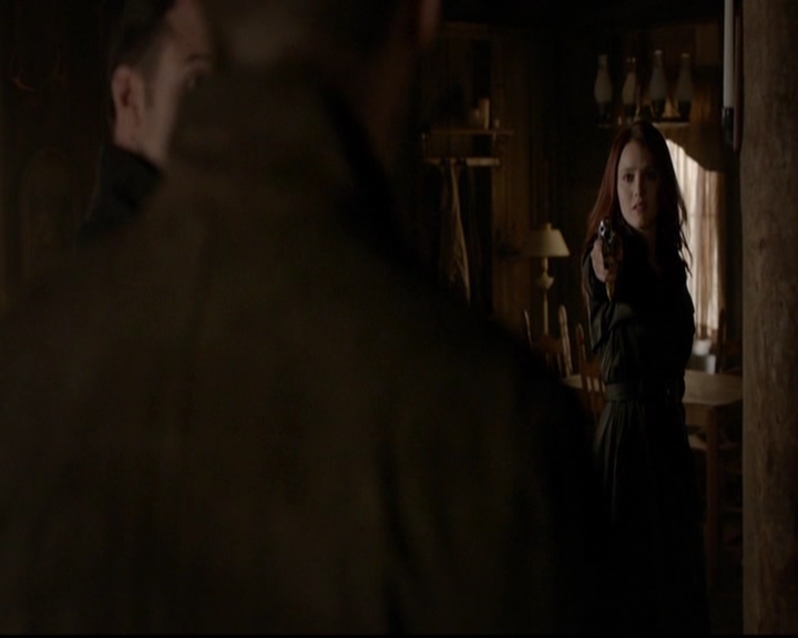 VampireDiariesWorld-dot-nl_TheOriginals_3x13HeartShapedBox1182.jpg