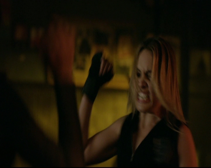 VampireDiariesWorld-dot-nl_TheOriginals_3x13HeartShapedBox1465.jpg