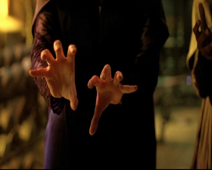 VampireDiariesWorld-dot-nl_TheOriginals_3x13HeartShapedBox1472.jpg