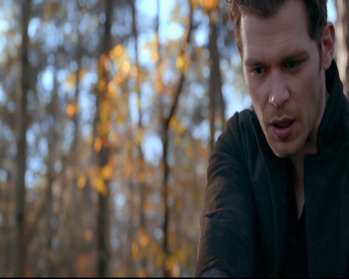 VampireDiariesWorld-dot-nl_TheOriginals_3x13HeartShapedBox1513.jpg