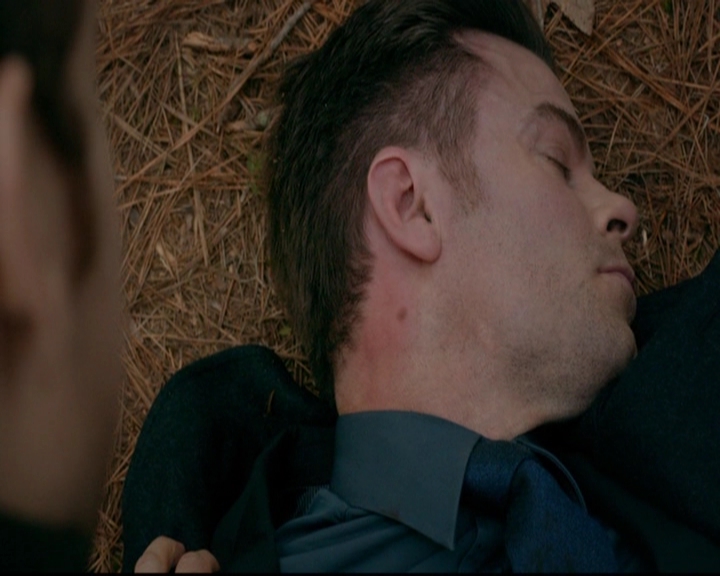 VampireDiariesWorld-dot-nl_TheOriginals_3x13HeartShapedBox1665.jpg