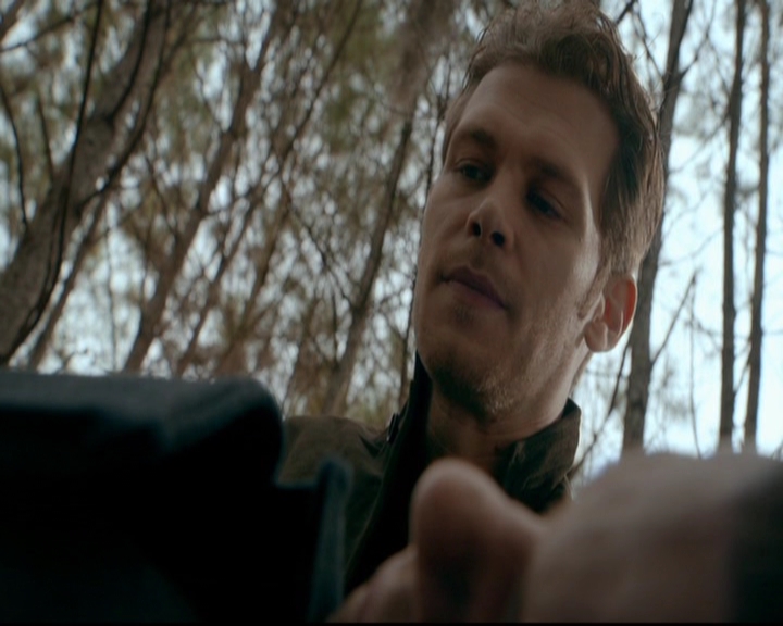 VampireDiariesWorld-dot-nl_TheOriginals_3x13HeartShapedBox1671.jpg VampireDiariesWorld-dot-nl_TheOriginals_3x13HeartShapedBox1671.jpg
