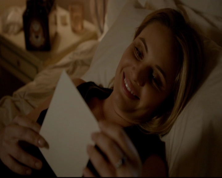 VampireDiariesWorld-dot-nl_TheOriginals_3x13HeartShapedBox1786.jpg