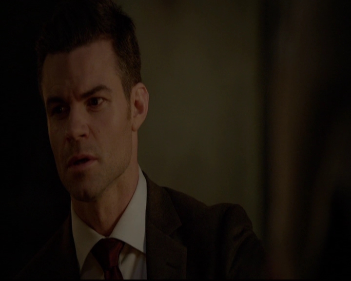 VampireDiariesWorld-dot-nl_TheOriginals_3x13HeartShapedBox1809.jpg