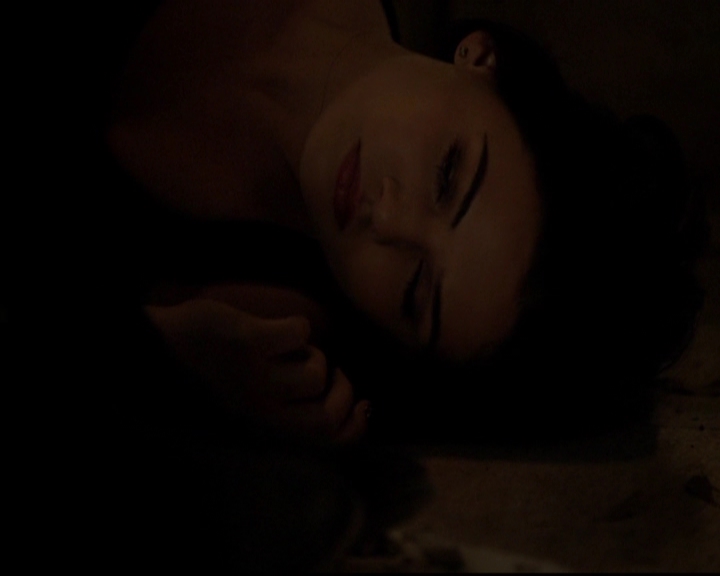 VampireDiariesWorld-dot-nl_TheOriginals_3x13HeartShapedBox1876.jpg